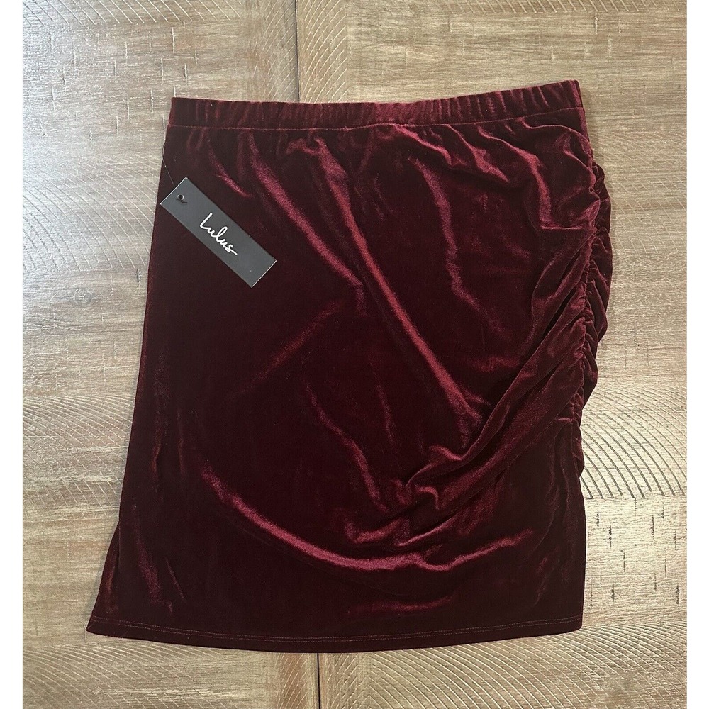 NWT Lulu’s Celebrate The Feeling Velvet Mini Skirt Burgundy Maroon Size Large - Picture 11 of 12